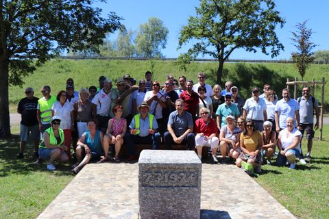 Beim Freundschaftstreffen der beiden Räte Gambsheim und Rheinau fand eine Radtour durch die beiden Kommunen statt