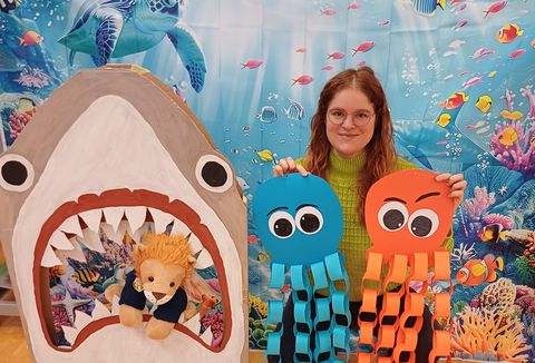 Bibliotheksleitung Verena Kowarsch und Leo