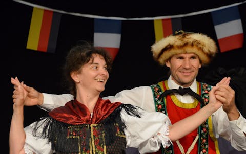 Paar in Tracht